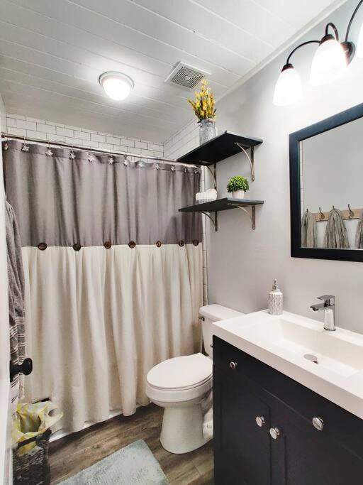 Honeycomb Gem, Beautifully Designed & Near Downtown Thomasville Exterior foto